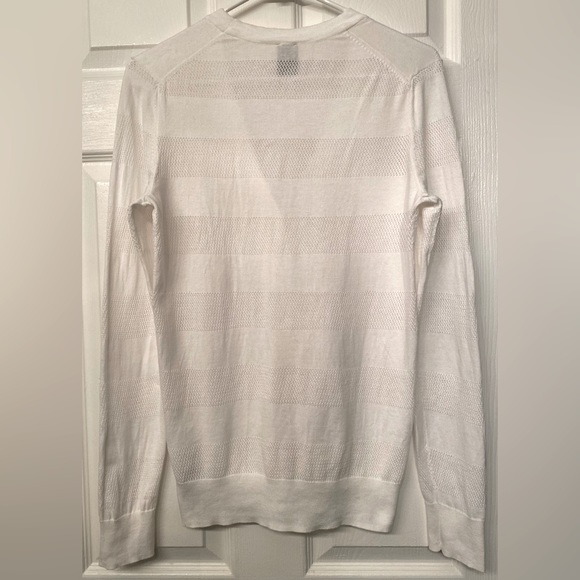 GAP sweater *has been GENTLY worn* - Picture 2 of 7